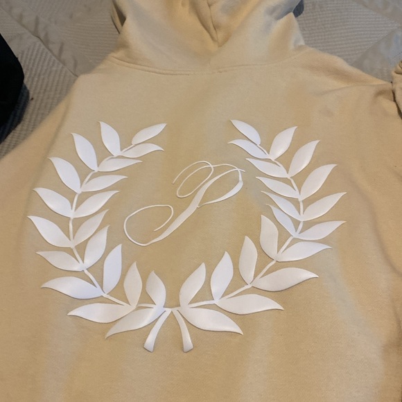 VS PINK Sweatsuit set. Sweatpants & zip up hoodie. Excellent condition! - Picture 5 of 6